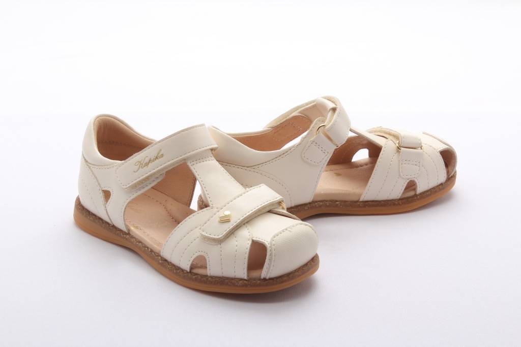 Сандалии закрытые