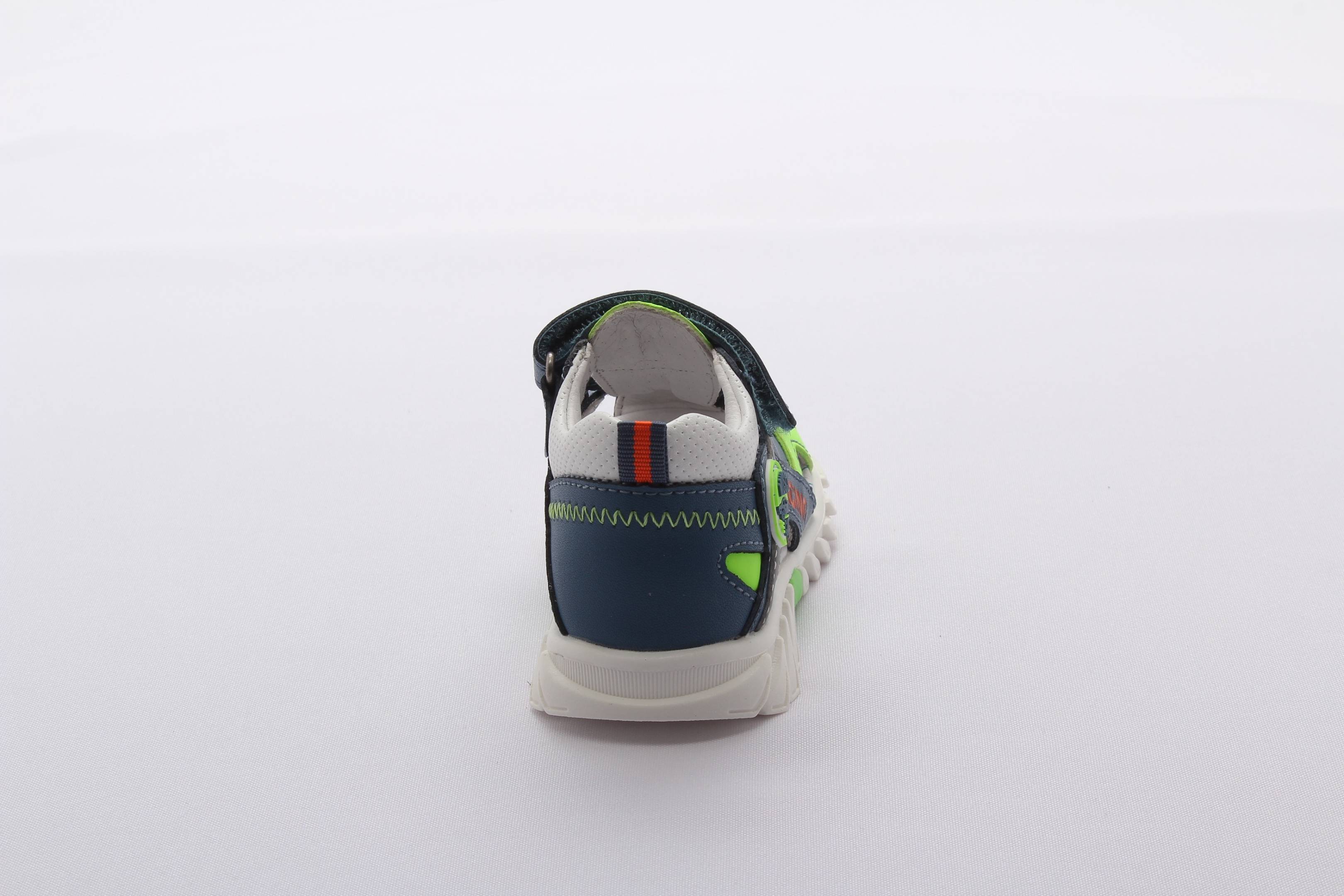 Сандалии закрытые