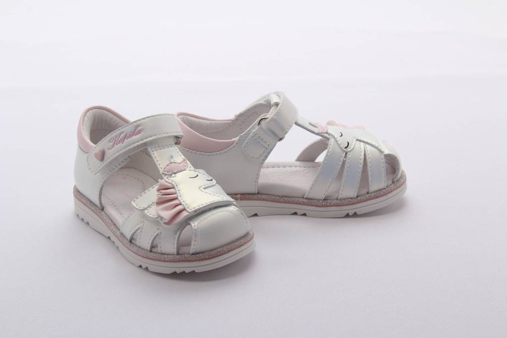 Сандалии закрытые