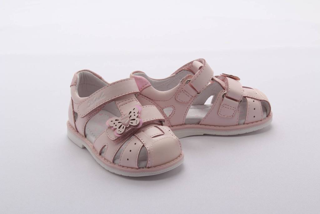 Сандалии закрытые